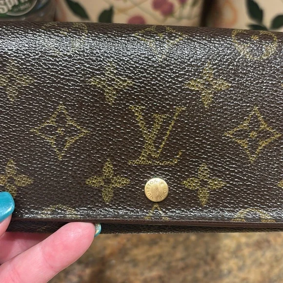 Louis Vuitton Portefeuille Tresol Monogram Wallet - Picture 2 of 12